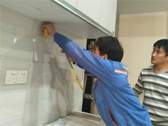 左右手櫥柜類安裝師傅2 左右手櫥柜類安裝師傅2