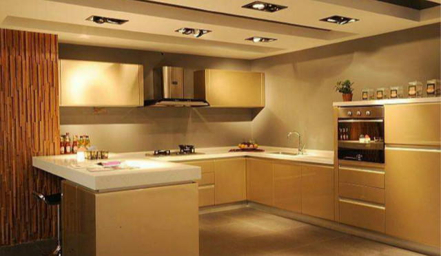 烤漆櫥柜門板上的油污清理技巧，清理步驟有哪些？