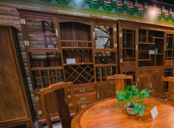 紅木家具高檔定制：紅木家具存在色差，是“天然賣點”還是“濫竽充數(shù)”？