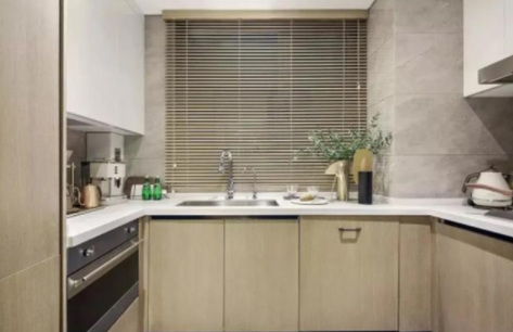 廚房柜門改造;給廚房定制櫥柜別盲目！記住4大標(biāo)準(zhǔn)4個尺寸