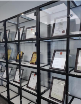 工業(yè)鋁型材配件：工業(yè)鋁型材展示柜有何優(yōu)點(diǎn)？