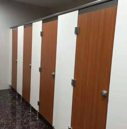 高檔衛(wèi)生間隔斷價格：衛(wèi)生間隔斷價格是不是高品質(zhì)隔斷的障礙