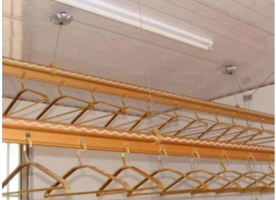 無框陽臺晾衣桿：陽臺晾衣架哪種最實用？陽臺晾衣架安裝方法一并學習