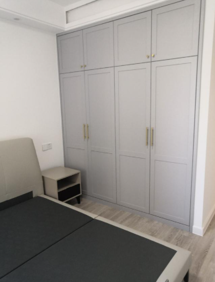 高端全屋定制加盟：全屋定制大衣柜超實用，簡約溫馨