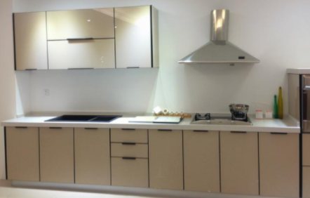 小廚房裝修設(shè)計：為何裝修廚房時很多人櫥柜選擇使用瓷磚櫥柜？