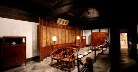 紅木新古典家具：那些古典家具，憑什么賣(mài)那么貴？