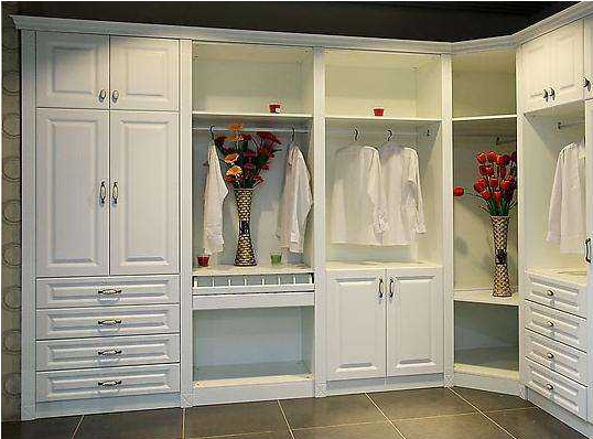 【上海衣柜定制】更適合房子結(jié)構(gòu)的定制衣柜安裝方法是什么？