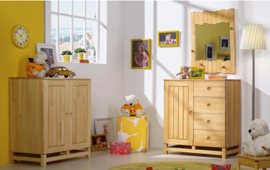 【兒童組合家具加盟】挑選合適的兒童實(shí)木家具，該留意什么？