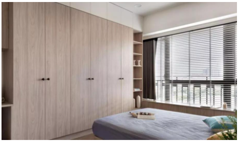 【昆明小戶型家裝】家裝臥室衣柜和床應(yīng)該怎么擺放？家裝臥室衣柜如何進(jìn)行裝飾