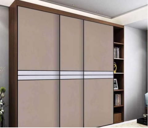 【定做整體衣柜加盟】一般衣柜門用什么材料，選購(gòu)衣柜門有哪些注意事項(xiàng)